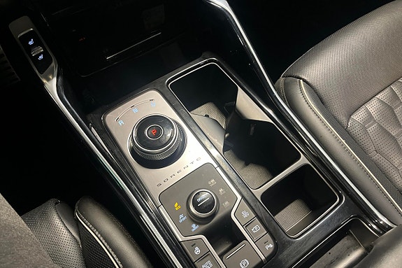 Kia Sorento 14 of 30