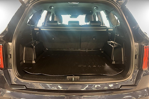 Kia Sorento 16 of 30