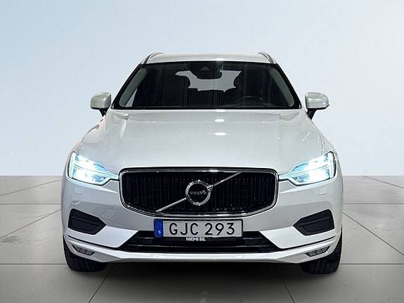 Volvo XC60 2 of 5