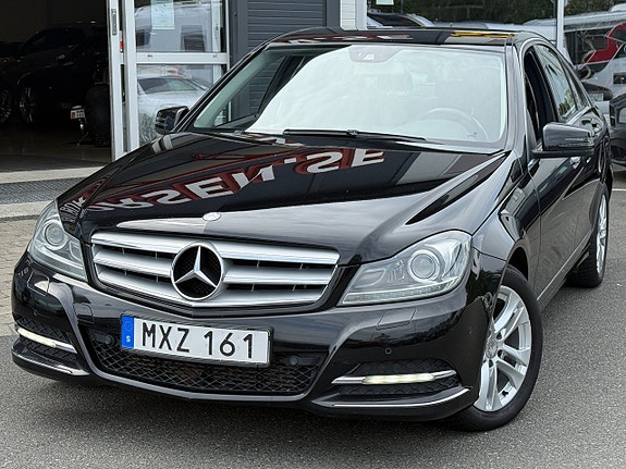Mercedes-Benz C220 2 of 15