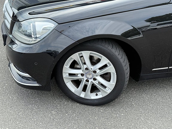 Mercedes-Benz C220 8 of 15