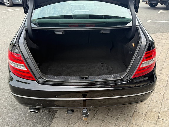 Mercedes-Benz C220 6 of 15