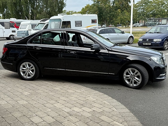 Mercedes-Benz C220 3 of 15