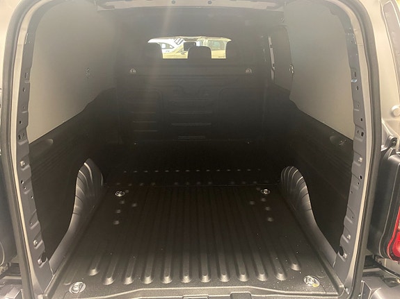 Citroen E-Berlingo 9 of 12