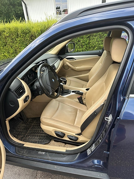 BMW X1 4 of 4