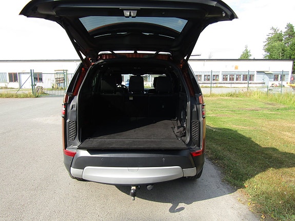 Land Rover Discovery 13 of 14