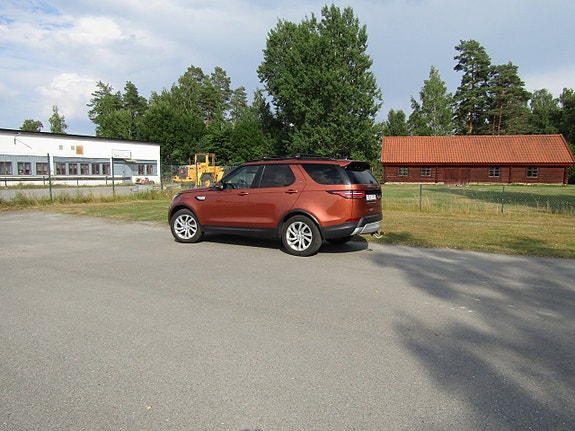Land Rover Discovery 4 of 5