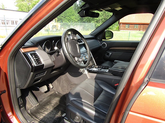 Land Rover Discovery 9 of 14
