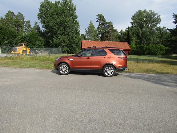 Land Rover Discovery 3 of 5