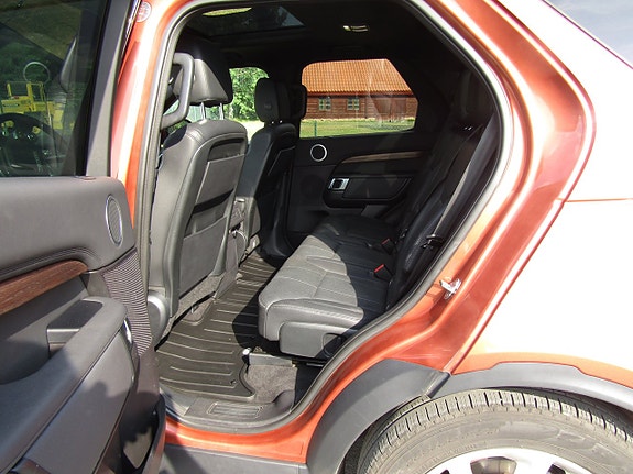 Land Rover Discovery 12 of 14