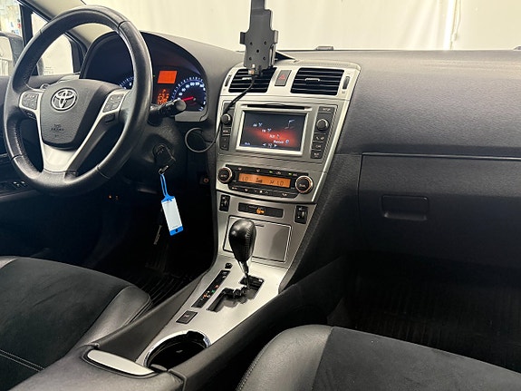 Toyota Avensis 16 of 16