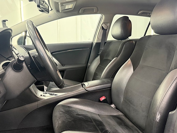 Toyota Avensis 7 of 16
