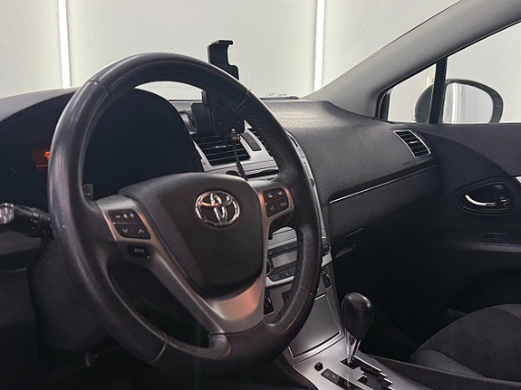 Toyota Avensis 6 of 16