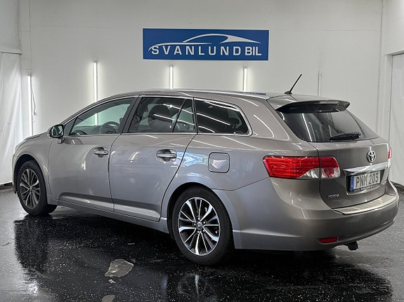 Toyota Avensis 5 of 16