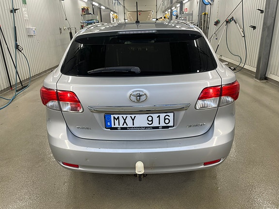 Toyota Avensis 5 of 5