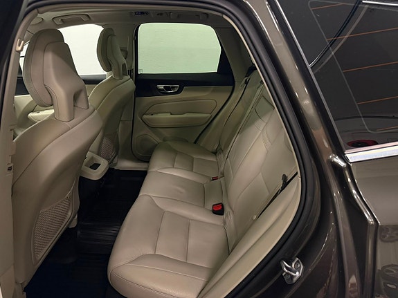 Volvo XC60 30 of 30