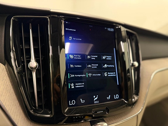 Volvo XC60 16 of 30