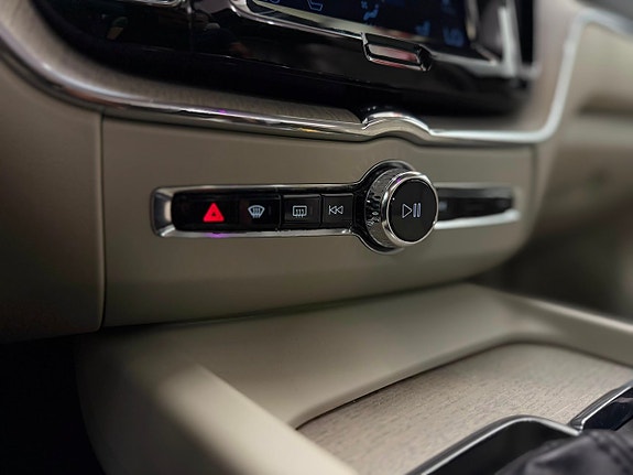 Volvo XC60 25 of 30