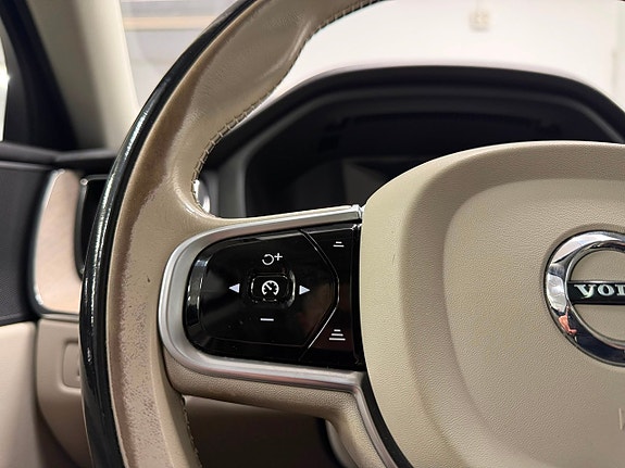 Volvo XC60 27 of 30