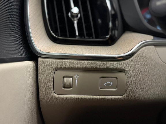 Volvo XC60 20 of 30