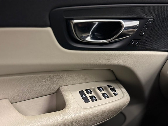 Volvo XC60 21 of 30