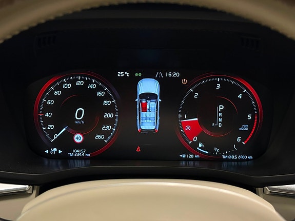 Volvo XC60 10 of 30