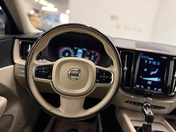 Volvo XC60 9 of 30
