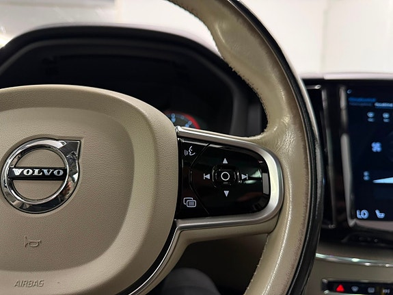 Volvo XC60 26 of 30