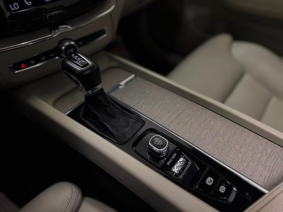 Volvo XC60 23 of 30