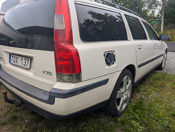 Volvo V70 4 of 4