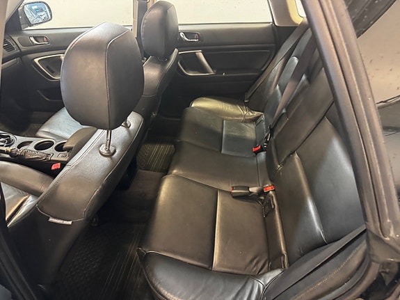 Subaru Outback 10 of 15