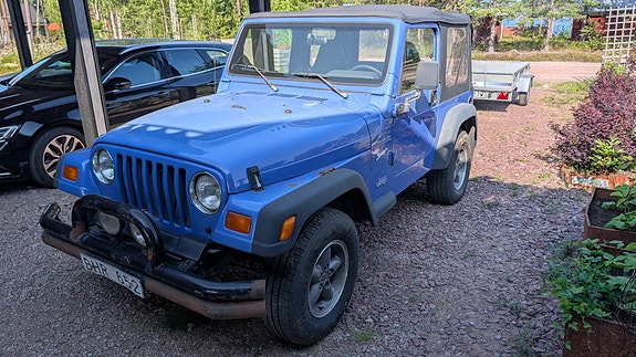 Jeep Wrangler 6 of 16