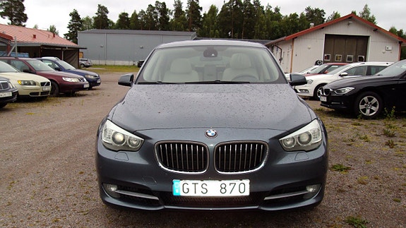 BMW 530d 3 of 5