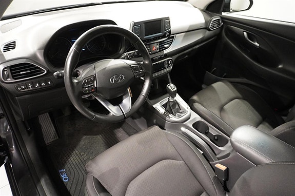 Hyundai i30 2 of 5
