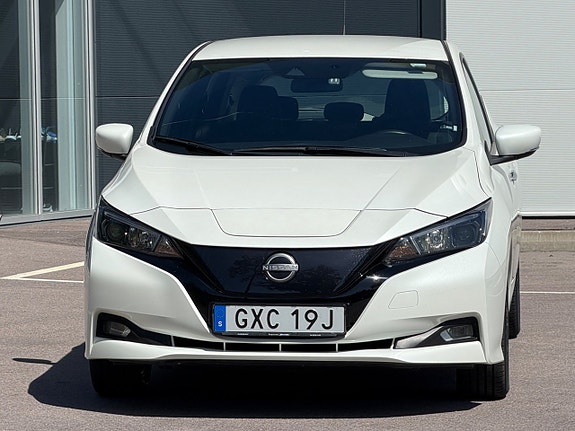Nissan Leaf 3 of 5