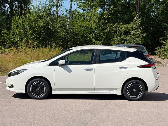 Nissan Leaf 9 of 20