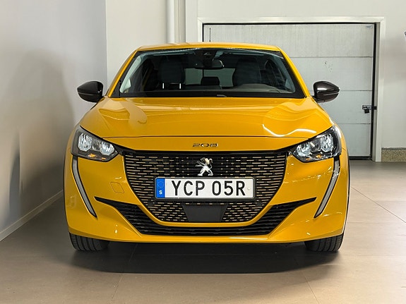 Peugeot e-208 3 of 5
