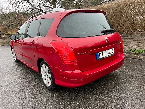 Peugeot 308 SW 3 of 5