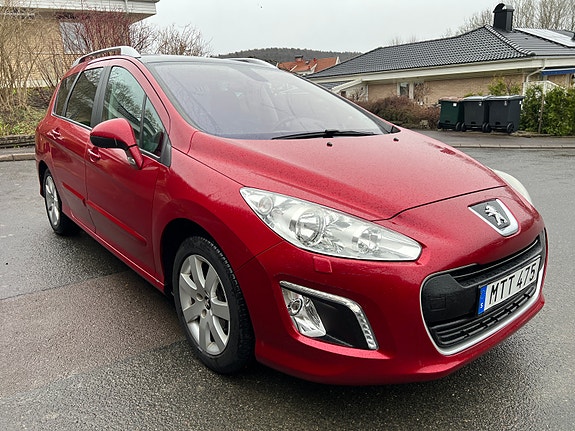 Peugeot 308 SW 4 of 5