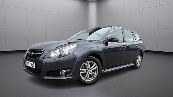 Subaru Legacy 2 of 5
