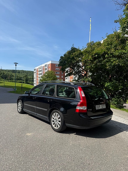 Volvo V50 2 of 4