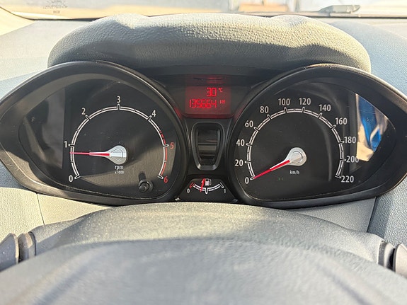 Ford Fiesta 7 of 10