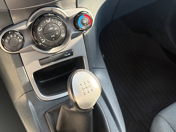 Ford Fiesta 9 of 10