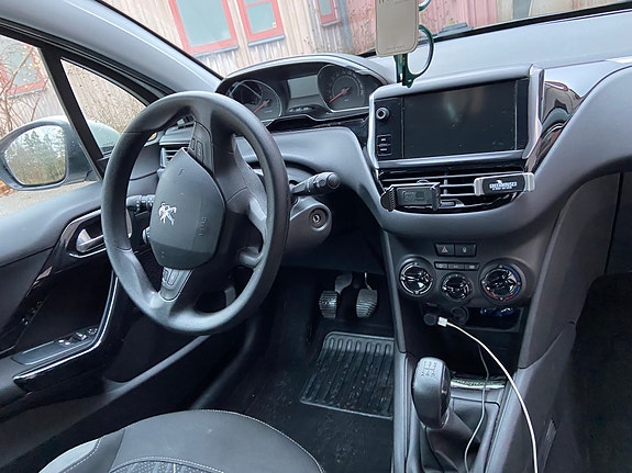 Peugeot 208 5 of 5