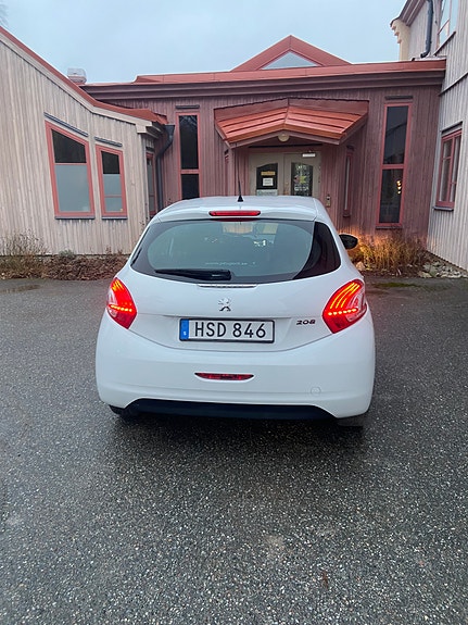 Peugeot 208 7 of 11