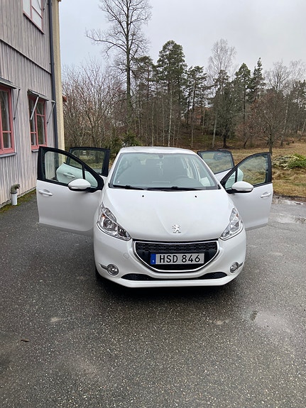 Peugeot 208 10 of 11