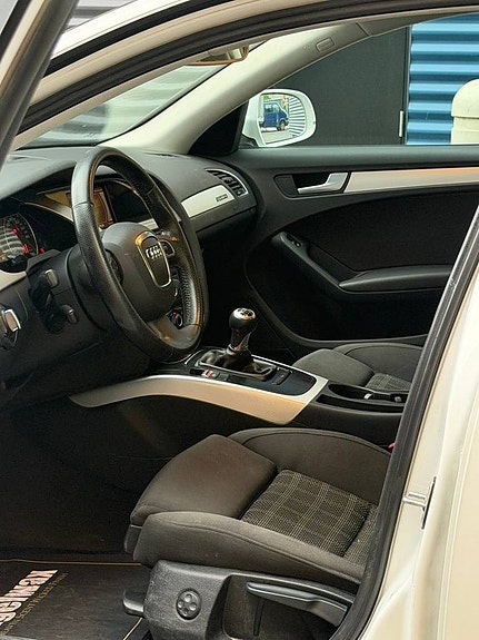 Audi A4 10 of 12