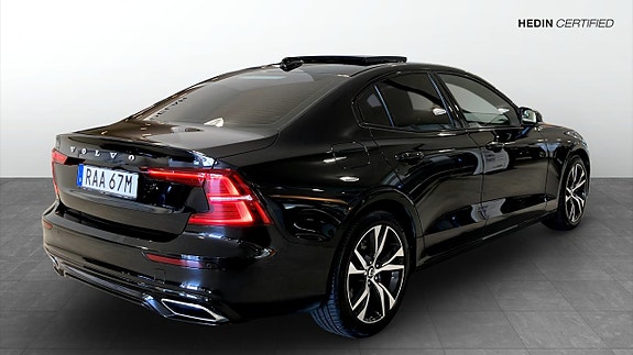 Volvo S60 2 of 5