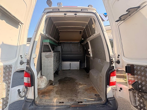 Volkswagen Transporter 3 of 5