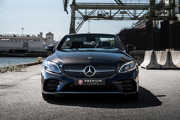 Mercedes-Benz C300 4 of 30